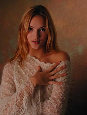 Rubia desnudándose y abriéndose
 #74100832