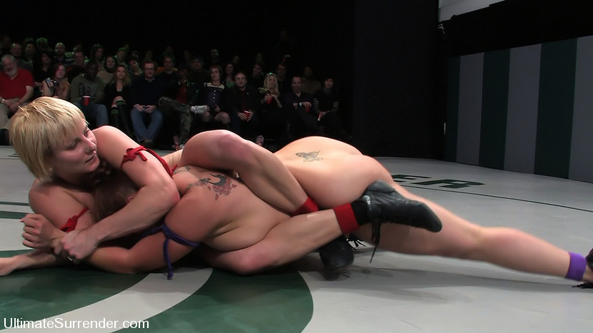 Brutales gg nacktes ungeschriebenes Wrestling
 #72130352