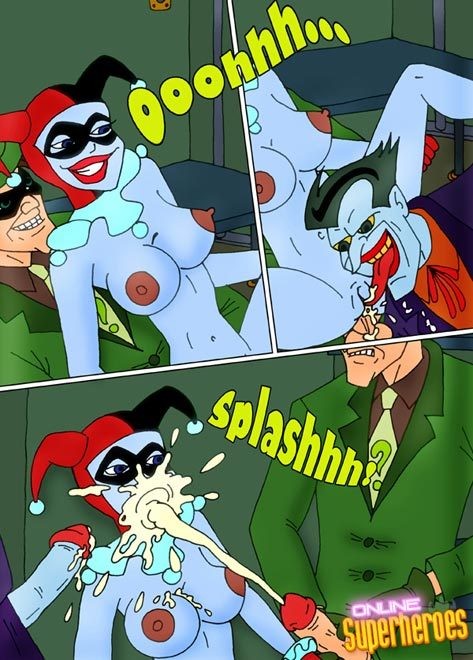 Harley Quinn gémit de douleur et se fait baiser par Hawkman.
 #69583181