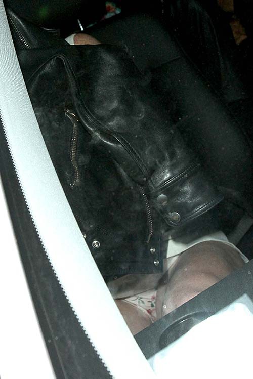 Lindsay lohan sexy y caliente enormes tetas y upskirt fotos paparazzi
 #75287220