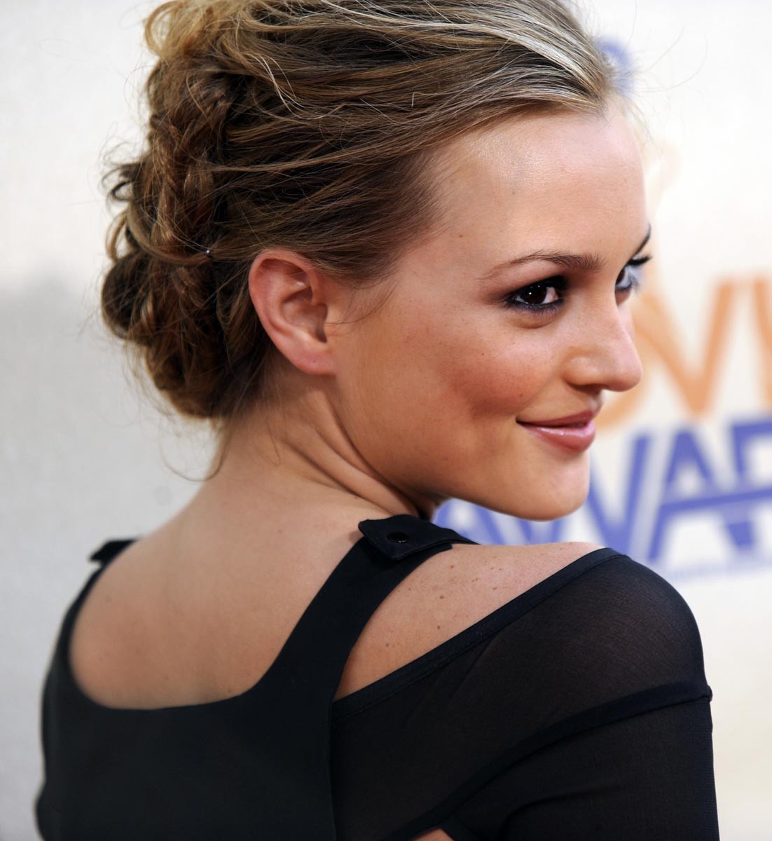 Leighton meester che mostra le tette nude vivaci
 #75390983