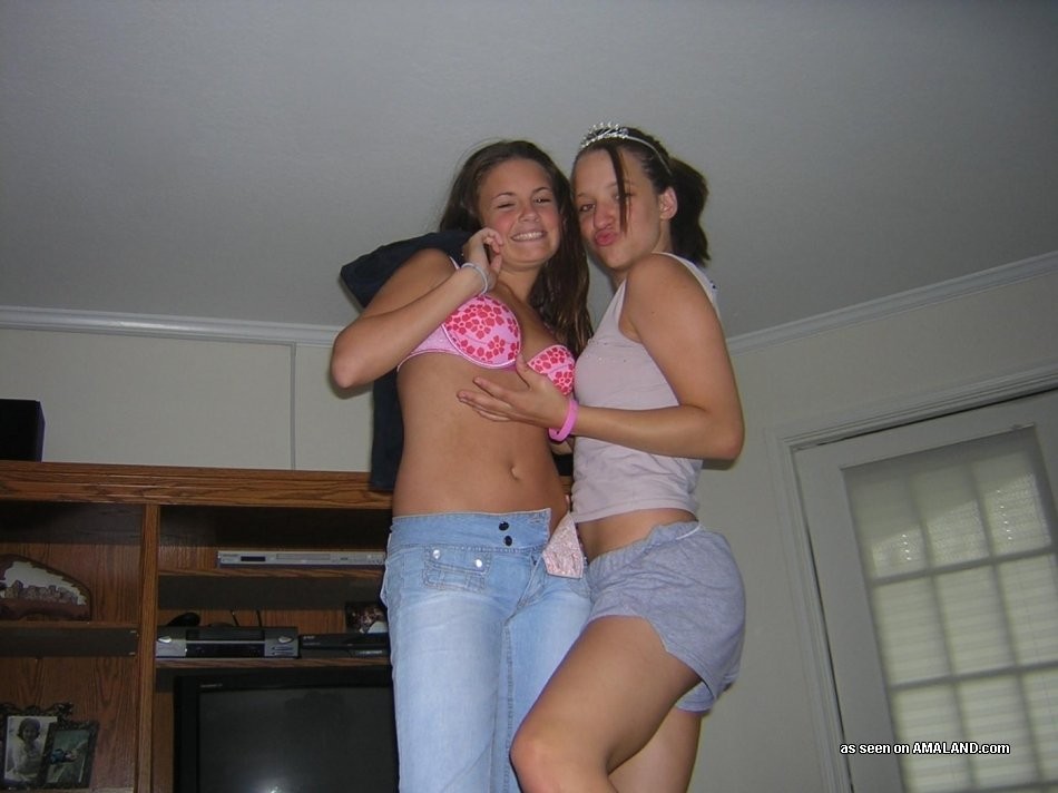 Foto fatte in casa di lesbiche amatoriali e fidanzate diciottenni
 #68272554