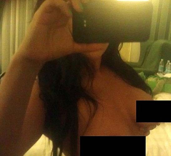 Nicole Snooki Polizzi exposing shaved pussy on leaked photos #75260225