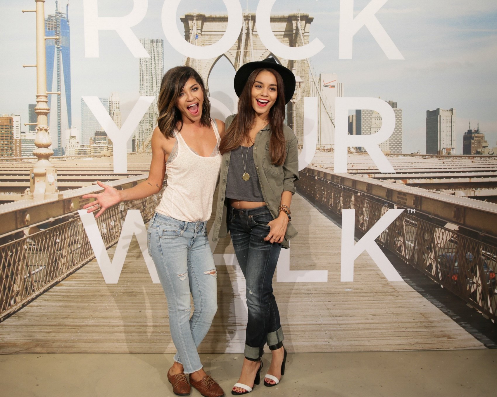 Jessica szohr e vanessa hudgens che si divertono all'evento rock your walk a new york
 #75222911