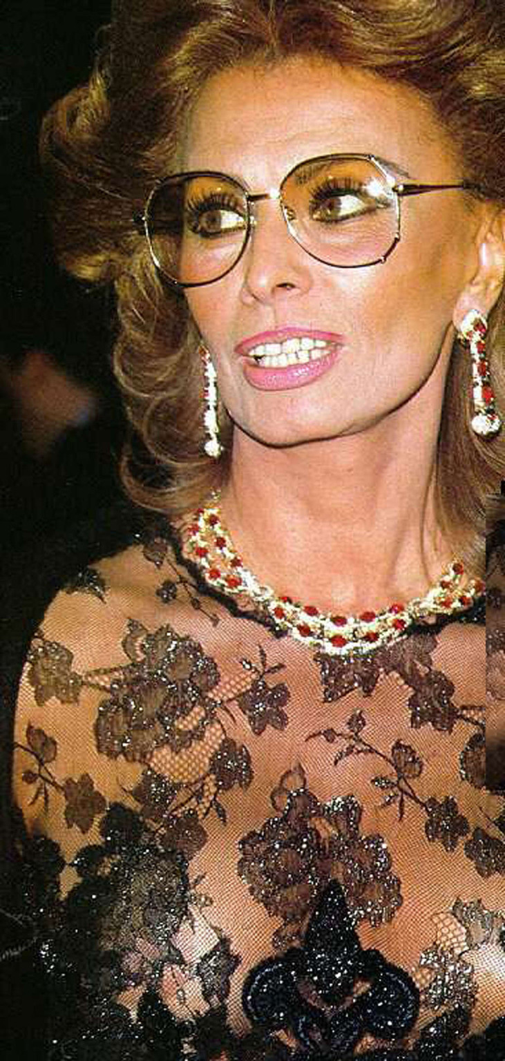 Sophia Loren zeigt ihre schönen großen Titten Paparazzi-Fotos
 #75354209
