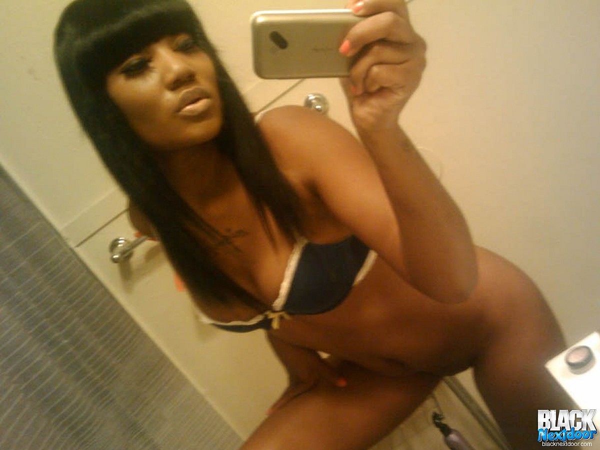 Labios gordos hottie toma selfies espejo travieso
 #67150057
