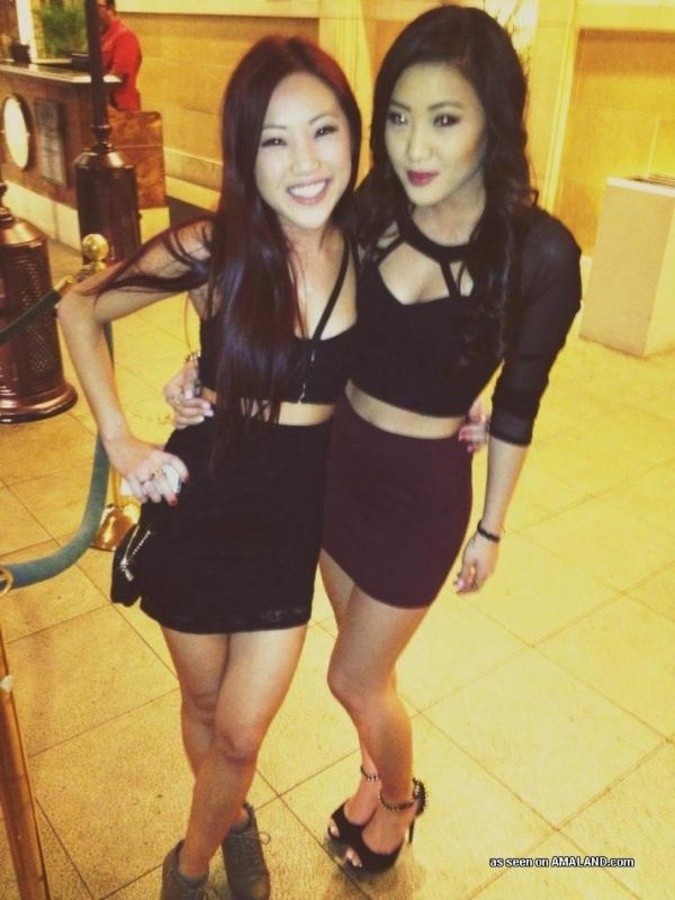 Sexy Amateur asiatische Babes posieren für die Cam
 #67587200