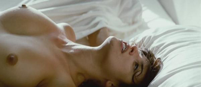 Penelope Cruz showing nude tits in the bed #75379497