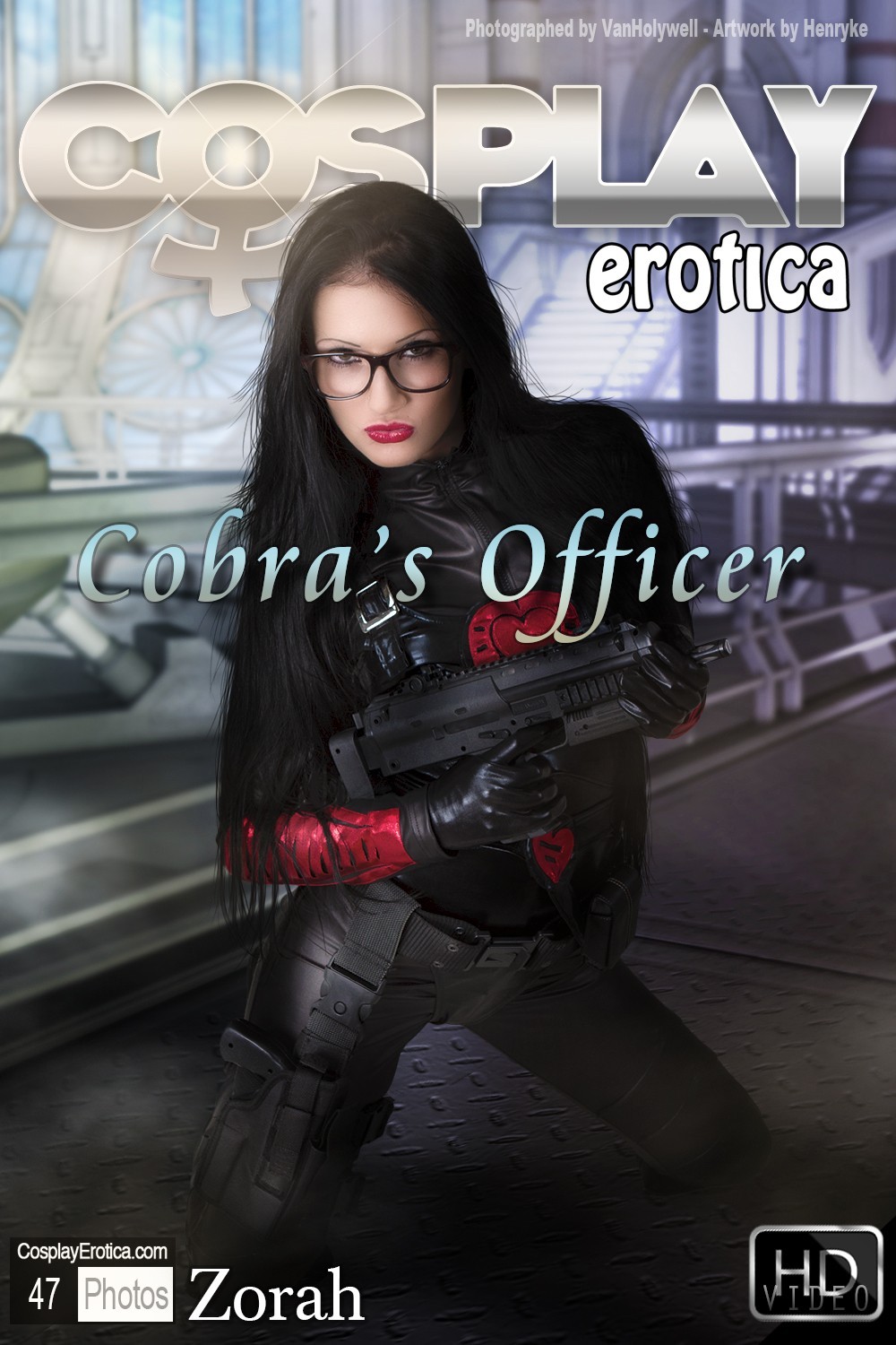 Zorah est sexy en baronne avec des lunettes, un pistolet et des bottes.
 #67366000