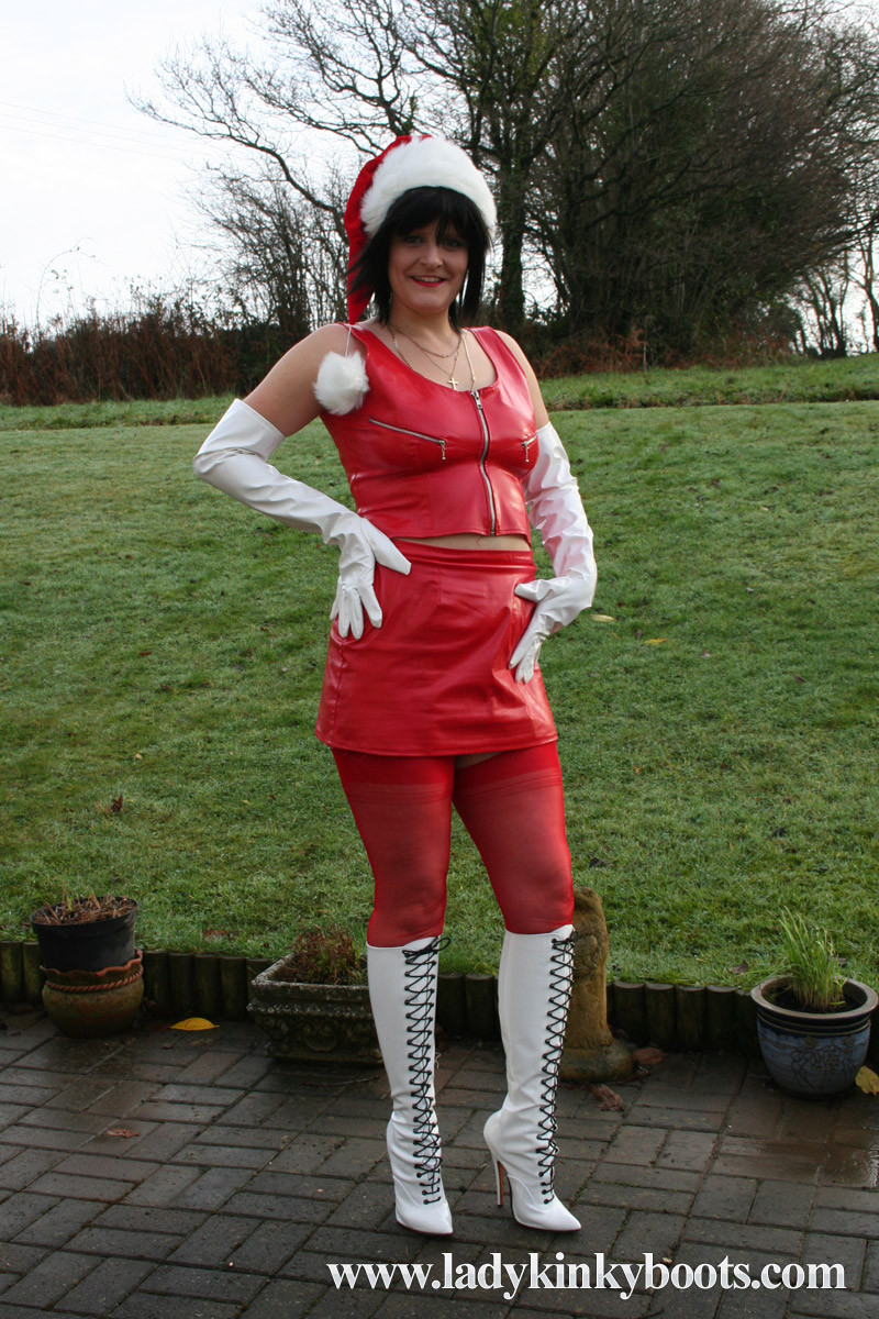Xmas Lady Kinky Boots Exhibitionist Outside in Knee Boots #69132027