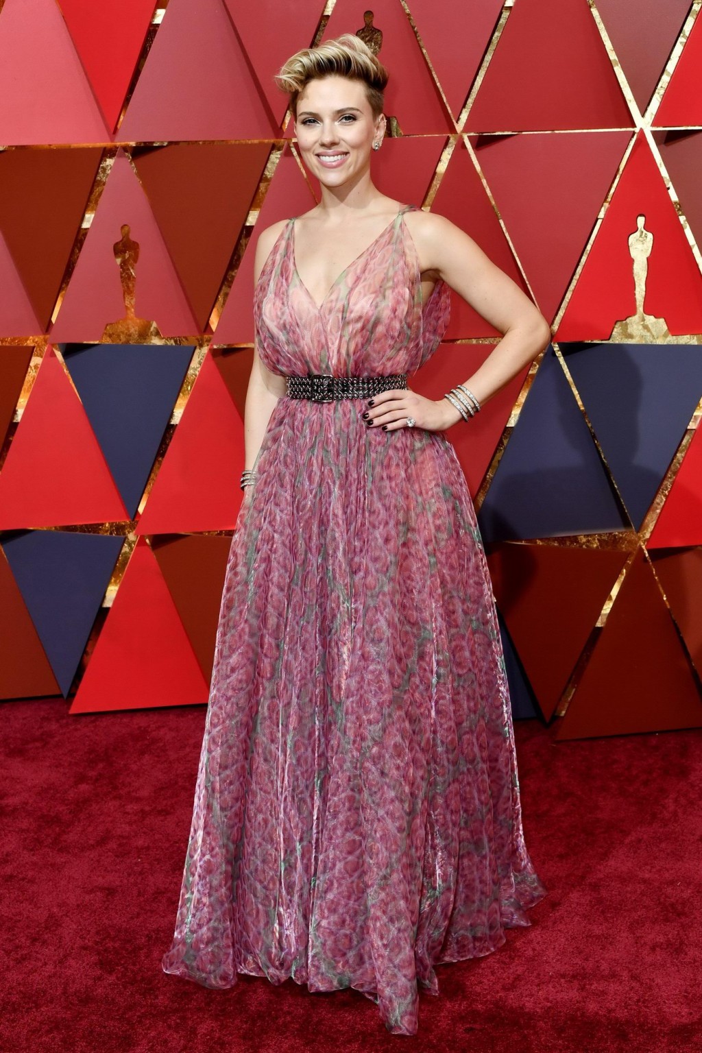 Scarlett Johansson shows sideboob in pink lace dress #75140375