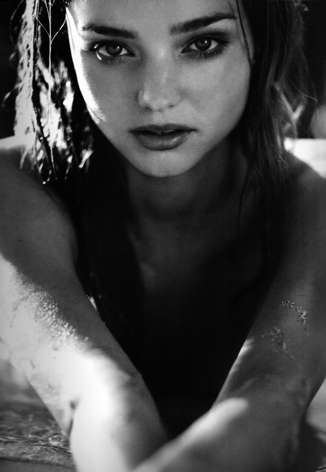 Miranda Kerr completamente nuda nel servizio fotografico v2 di james russell
 #75329172