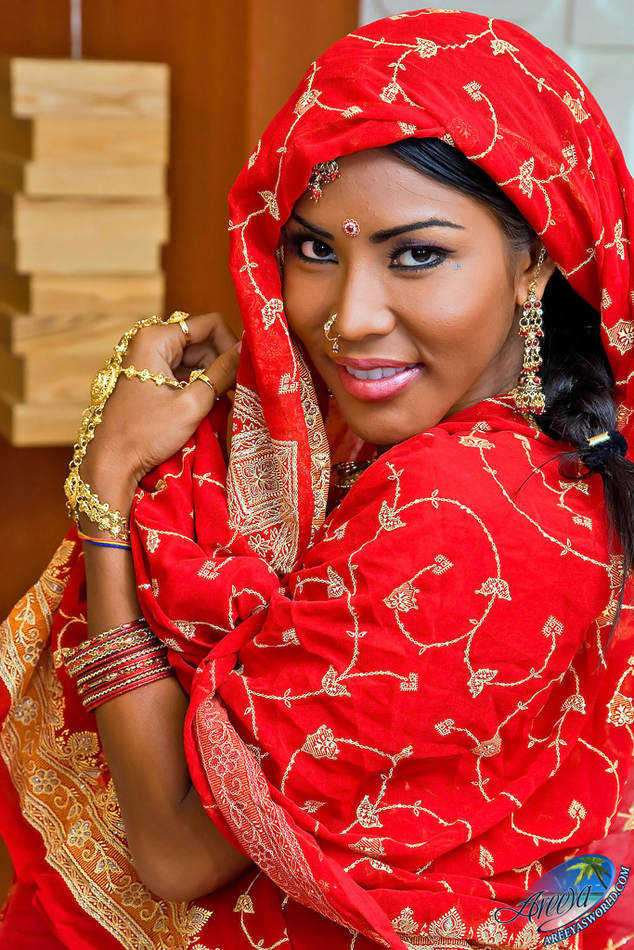 Areeya vestida de diosa india
 #79302429