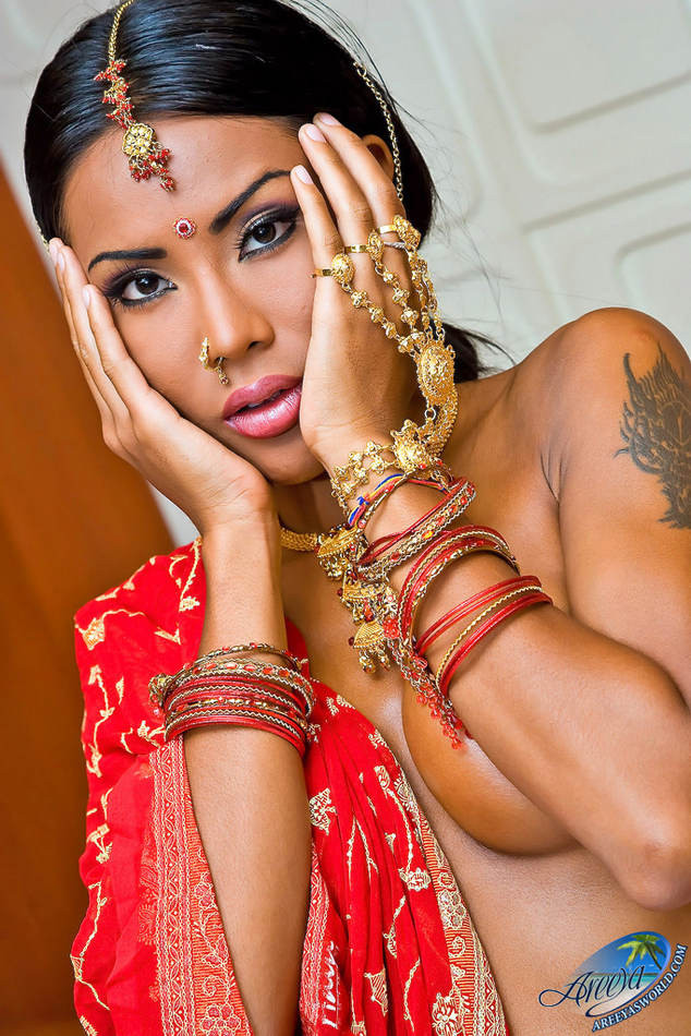 Areeya vestida de diosa india
 #79302481