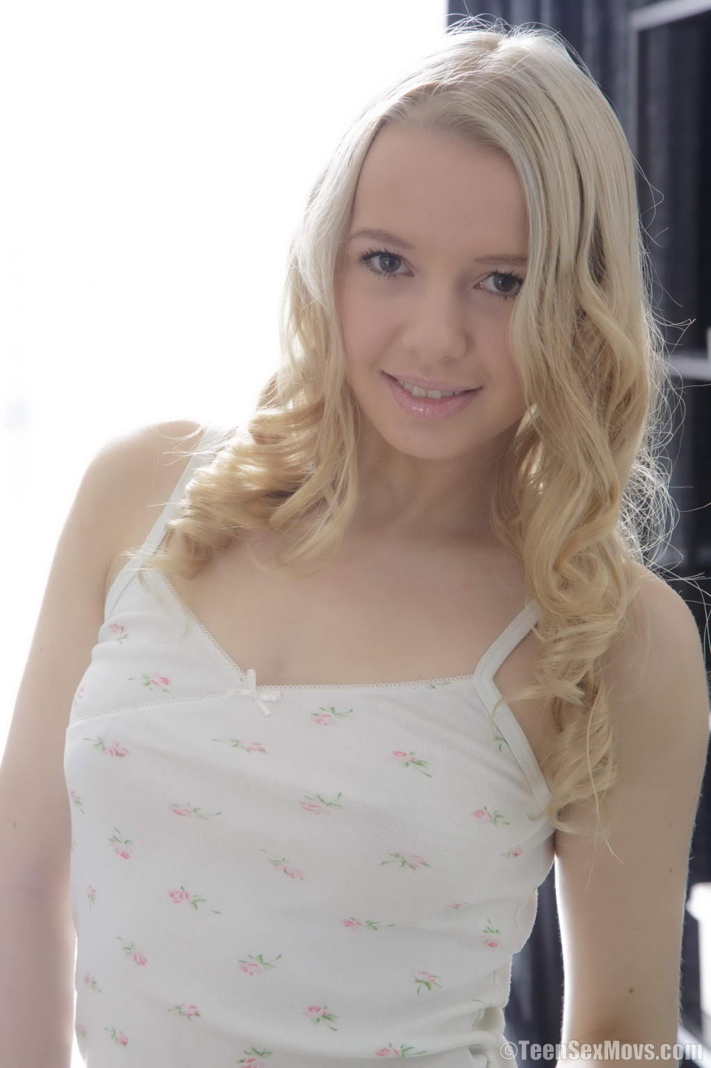 Jeune blonde mignonne se faisant baiser le matin
 #73517338