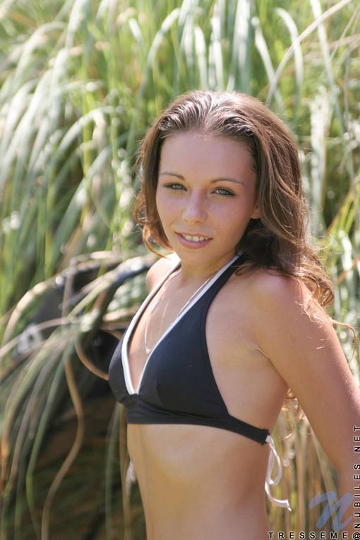 Joven caliente traviesa se desnuda
 #75083876