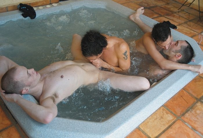 Four gorgeous twinks enjoy sucking and cumming in a warm jacuzzi #76931493