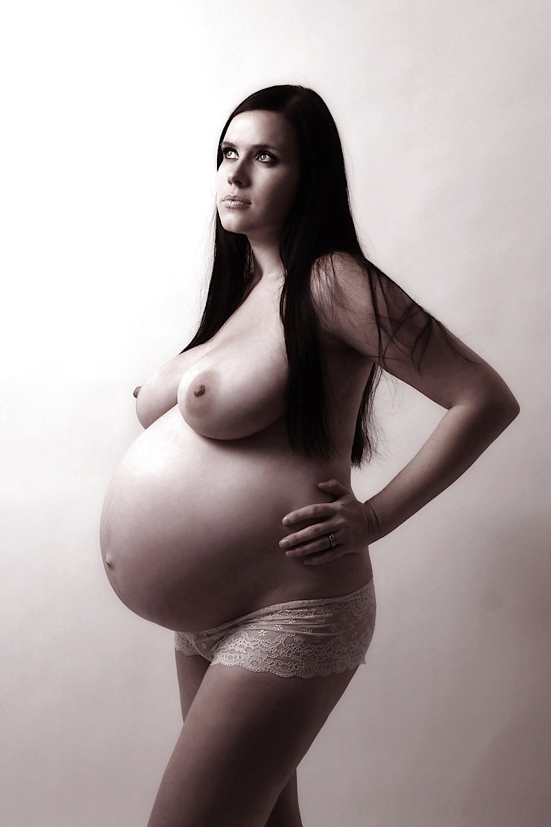 Amateur Nude Pregnant