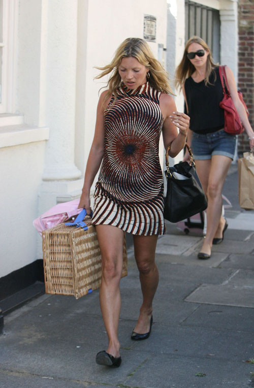 Kate moss exposing her pussy and posing in mini skirt pics
 #75440224