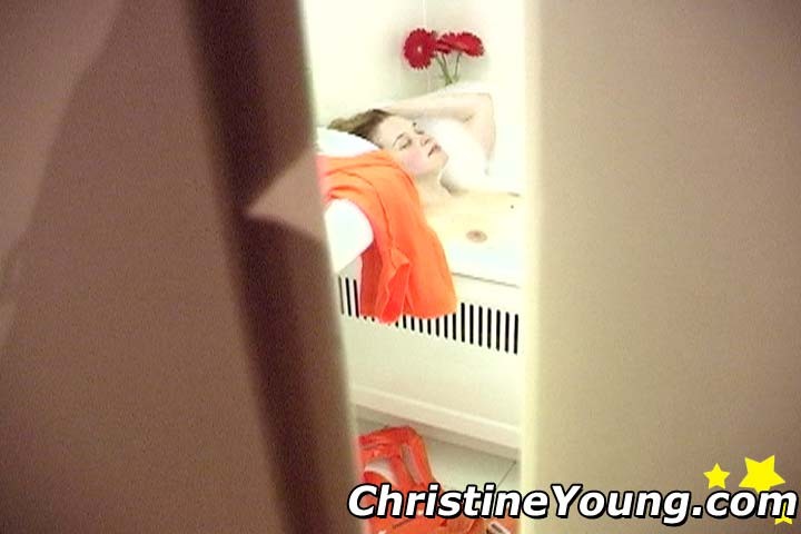 Christine Young, una joven amante de las fiestas, se pone a cien y se moja mucho
 #67745859