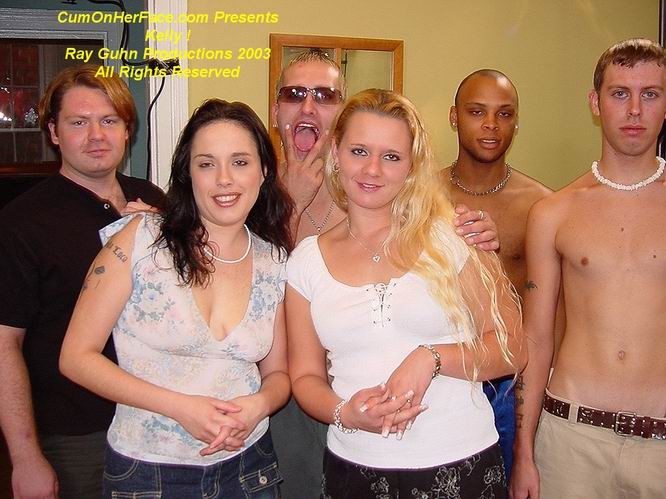 Blonde Mädchen Gruppensex und Cumshot
 #74103893