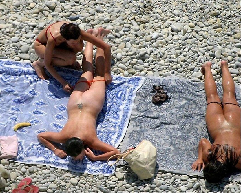 Ragazze amatoriali reali che fanno sesso sulla spiaggia
 #67290334