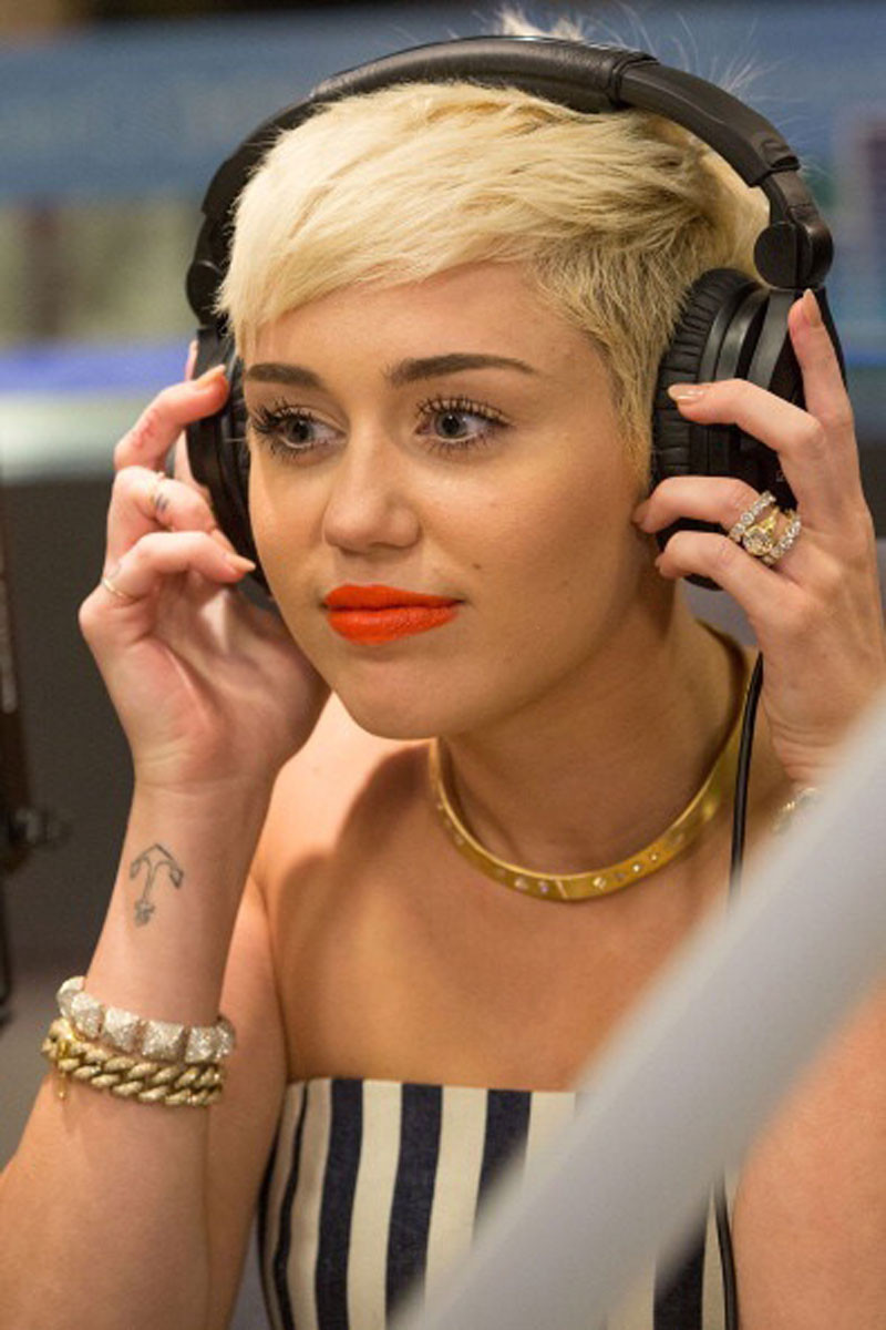 Miley Cyrus
 #75237475