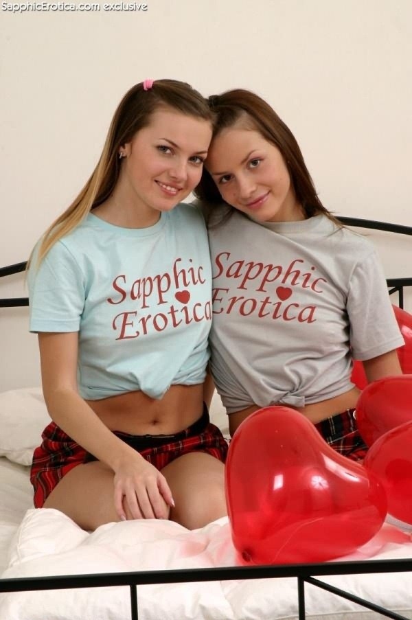 Amateur schoolgirl sexy teens learn about having lesbian sex #69295281