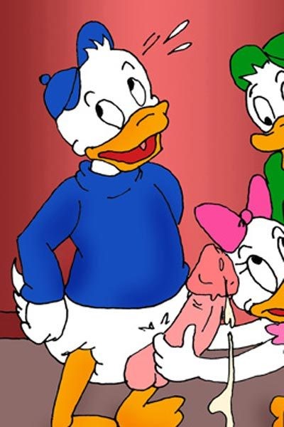 Mini-Maus mit harten Brüsten von Dagobert McDuck gefickt
 #69572428