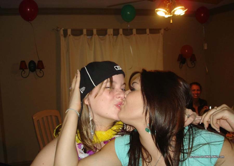 Raccolta di foto di lesbiche amatoriali birichine
 #67334856