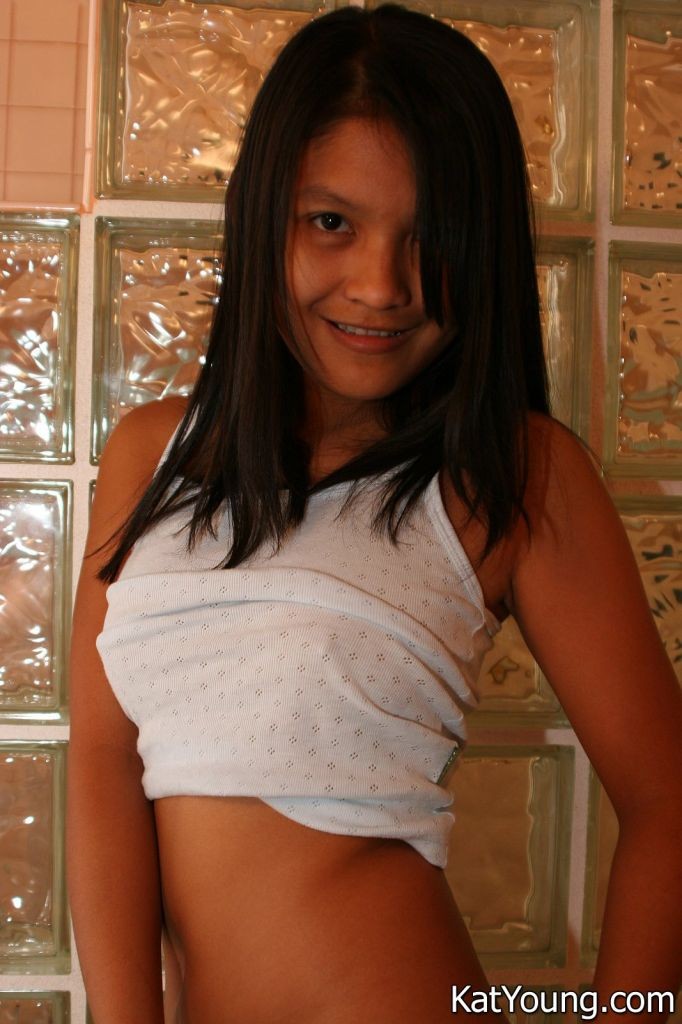 Kat young :: preciosa asiática kat young desnudandose y provocando
 #69931933