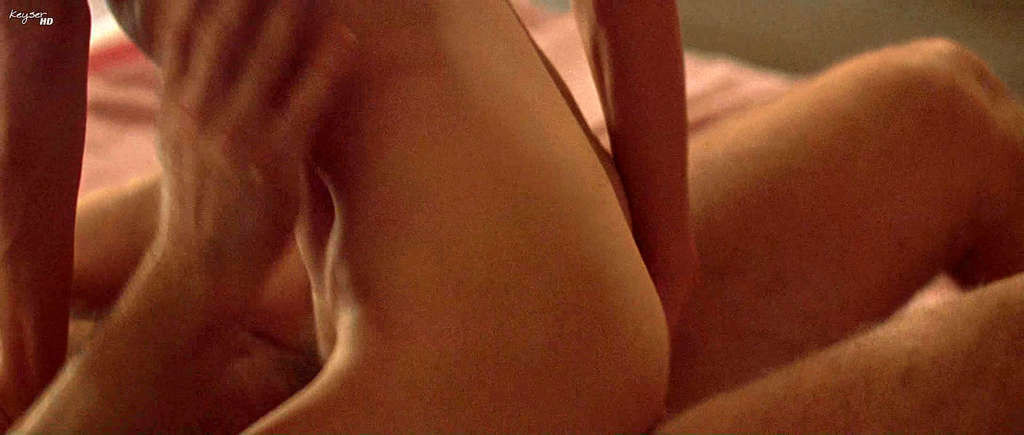 Kim Basinger entblößt ihre großen Titten und fickt hart im Film
 #75342722