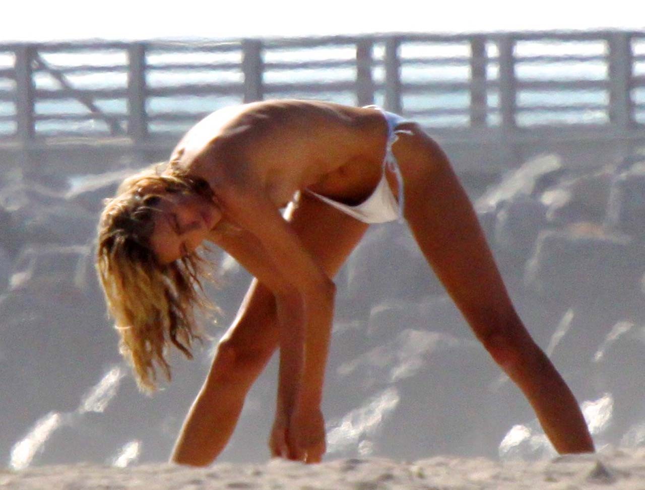 Anja Rubik showing her nice tits on photoshoot paparazzi pictures and on stage #75318539