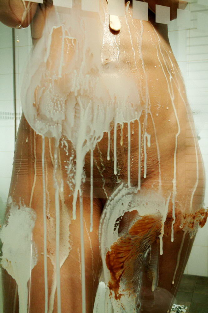 裸のジーがシャワーの中でフンドシで濡れて乱れる
 #74899162