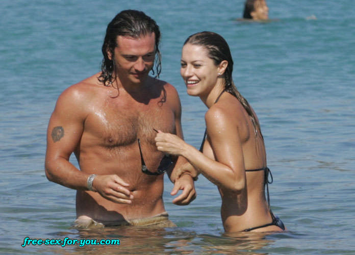 Lola Ponce posing sexy in a thong and in bikini on beach #75430641