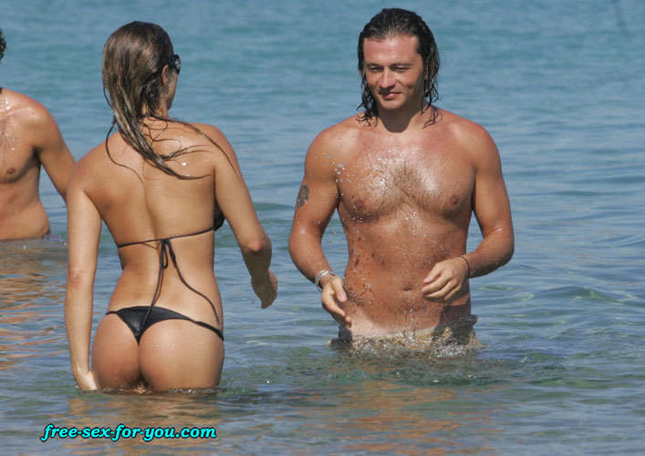 Lola Ponce posing sexy in a thong and in bikini on beach #75430666