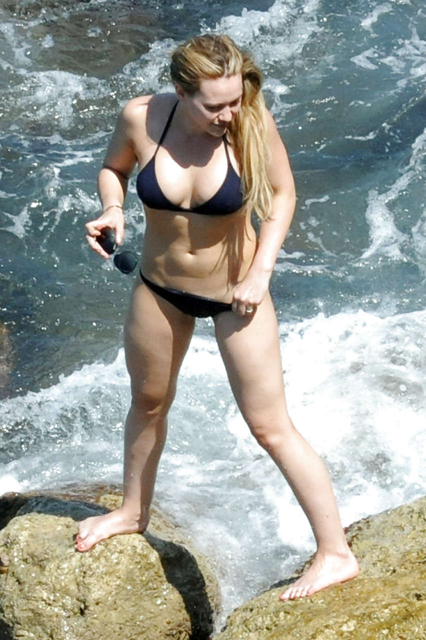 Hilary Duff showing her great body and looking sexy in black bikini #75296261