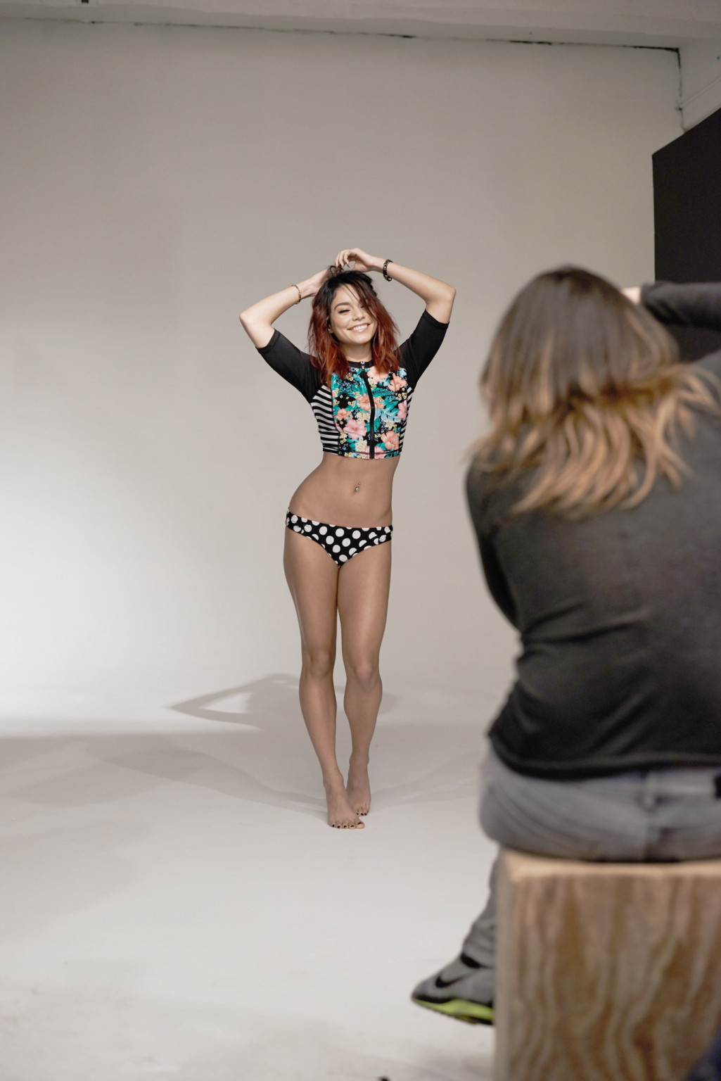 Vanessa hudgens portant des sous-vêtements et une tenue minuscule pour la campagne bongo printemps 2015. 
 #75174005