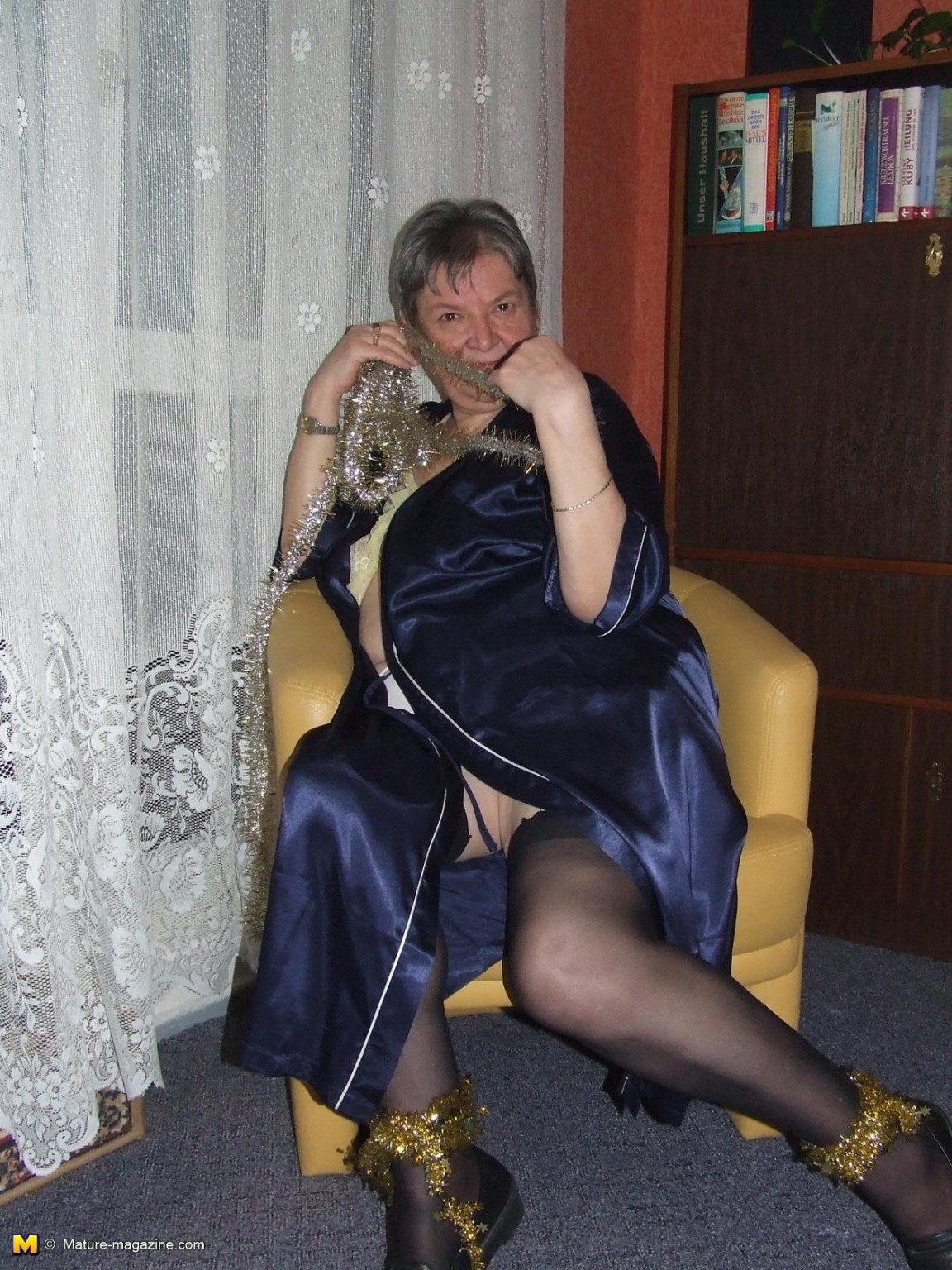 Naughty uschi les desea a todos un feliz año nuevo
 #75488079