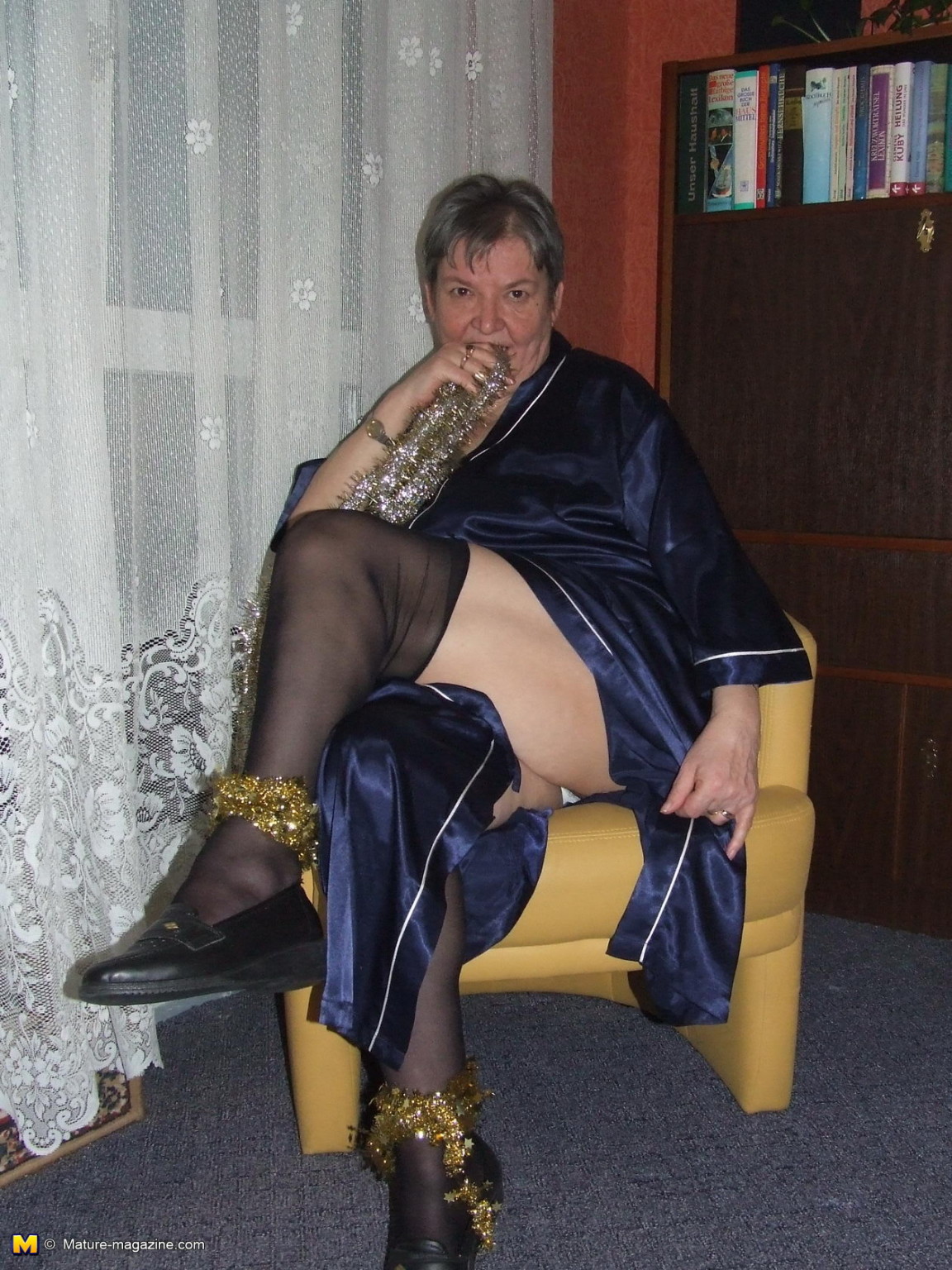Naughty uschi les desea a todos un feliz año nuevo
 #75488087