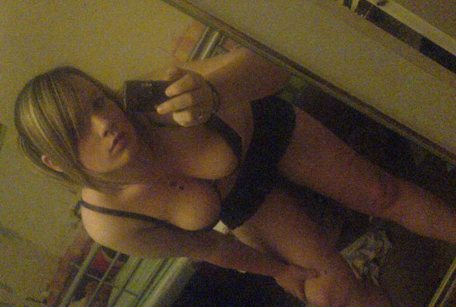 Photos d'amateurs à forte poitrine sexy honeys
 #67652476