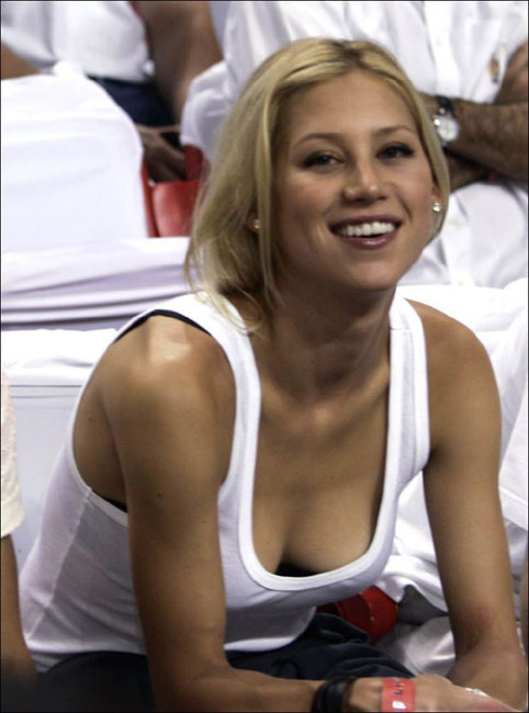 Anna Kournikova très sexy, ancienne star du tennis
 #75443132