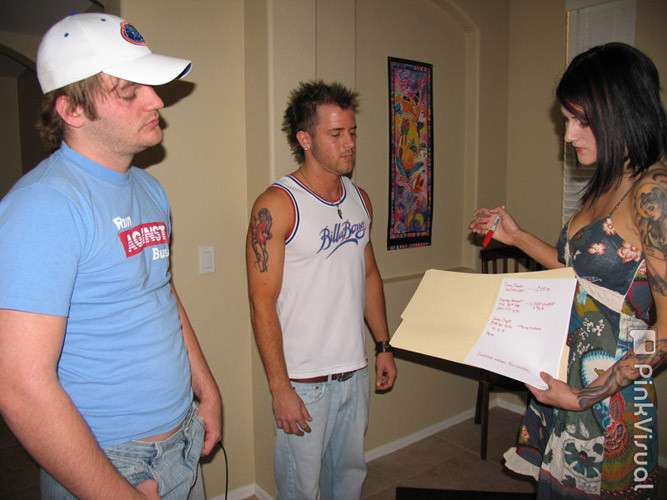 Nena caliente tatuada en su primer dp
 #69154093