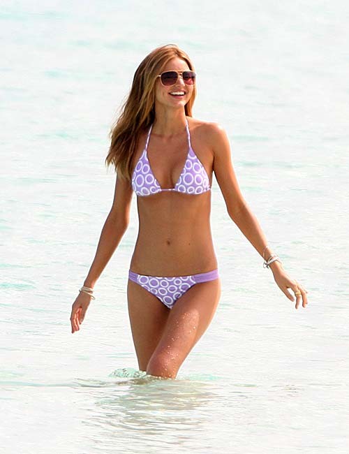 Miranda Kerr very sexy and hot topless paparazzi photos on beach #75285722