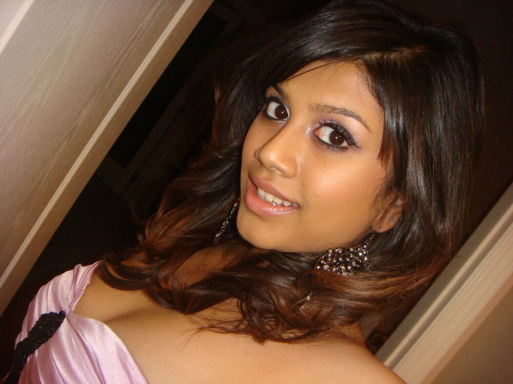 Real indian gfs are posing and naked gallery 53 #77762662