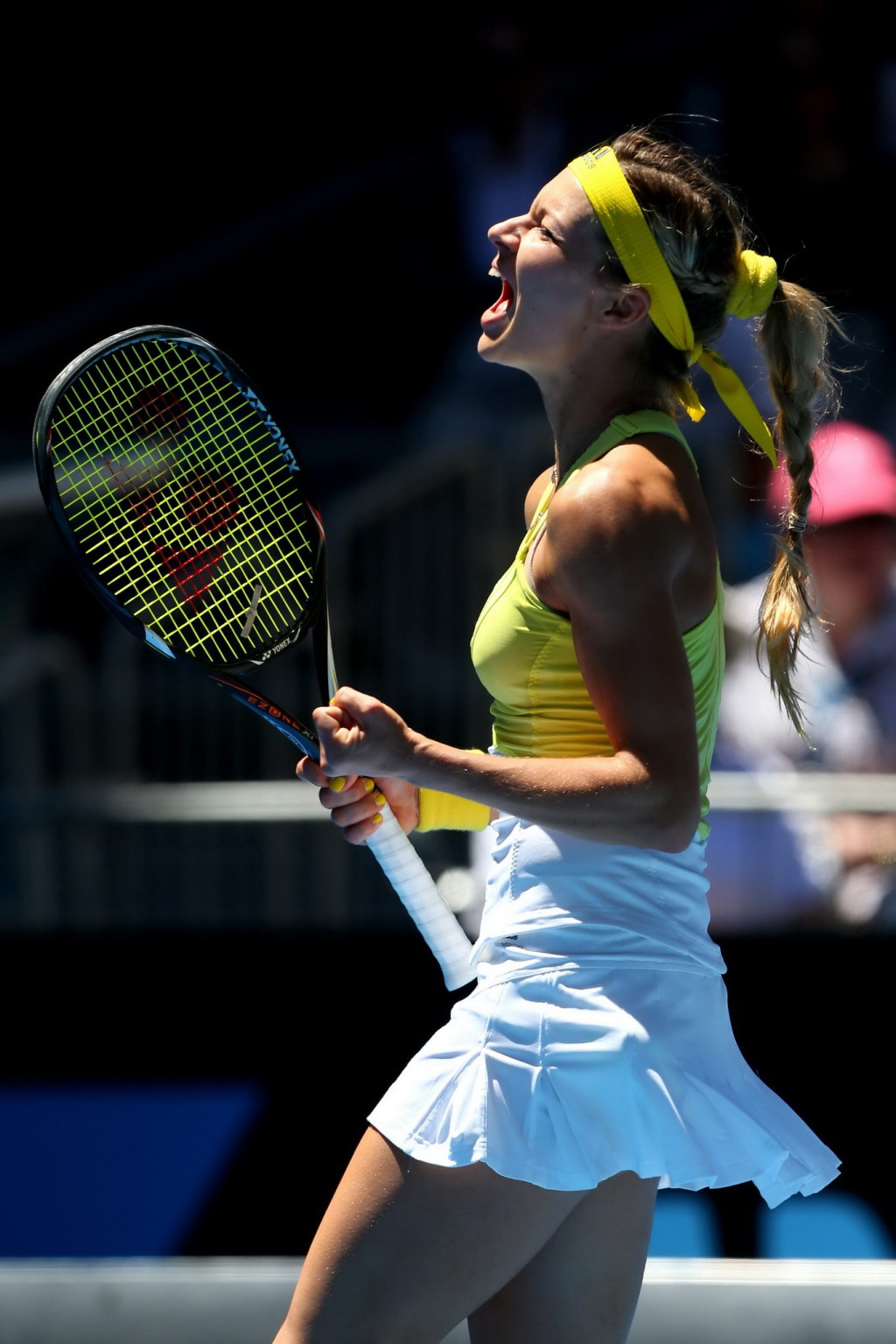 Maria kirilenko blinkt ihr weißes Höschen bei den australischen Open 2013
 #75243148