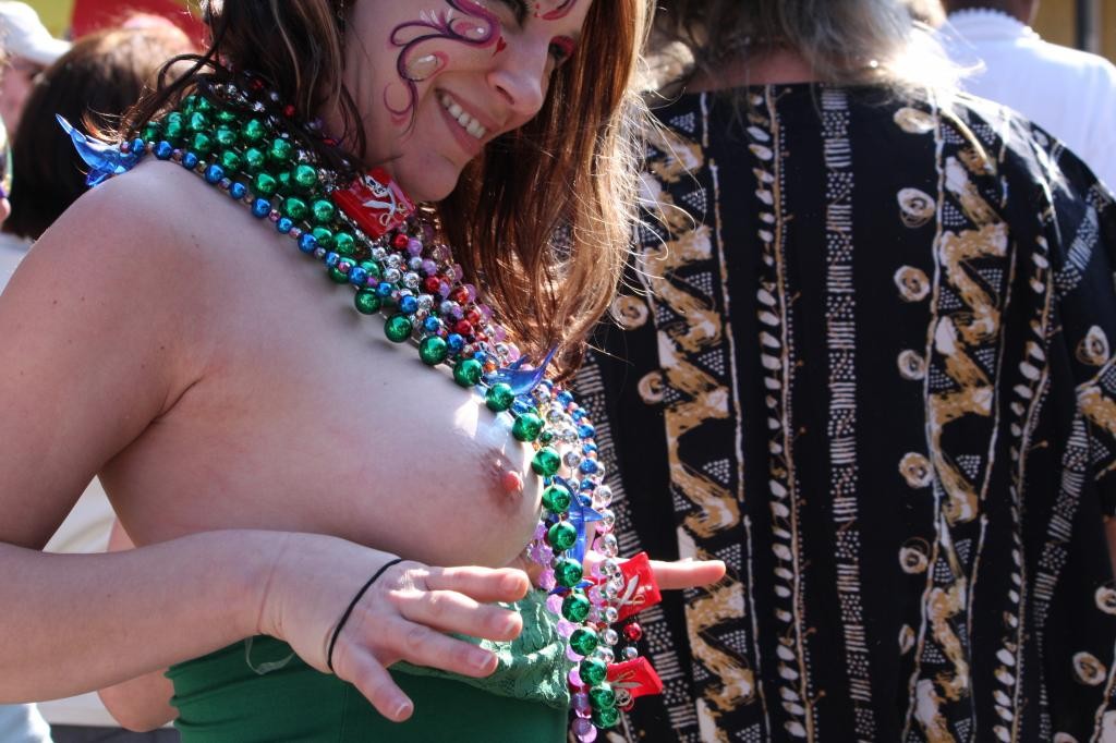 Drunk girls flash tits at Mardi Gras #78599934