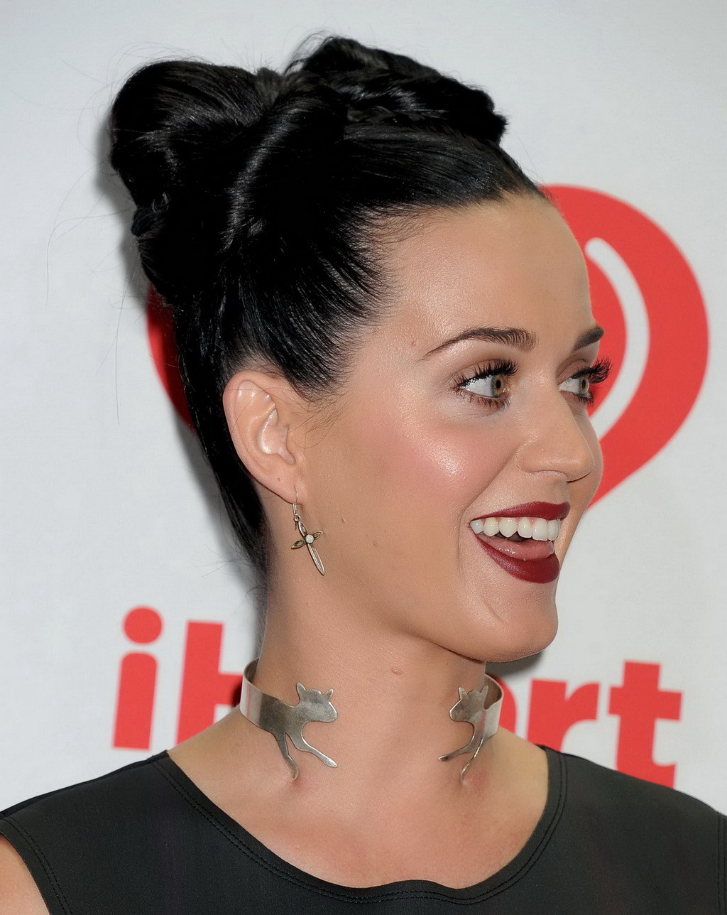 Katy Perry trägt einen bauchfreien Leder-Minirock beim iheartradio music festi 2013
 #75218002