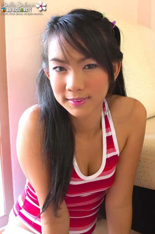 Asiatisch cutie vorführung ab sie eng körper
 #70002489