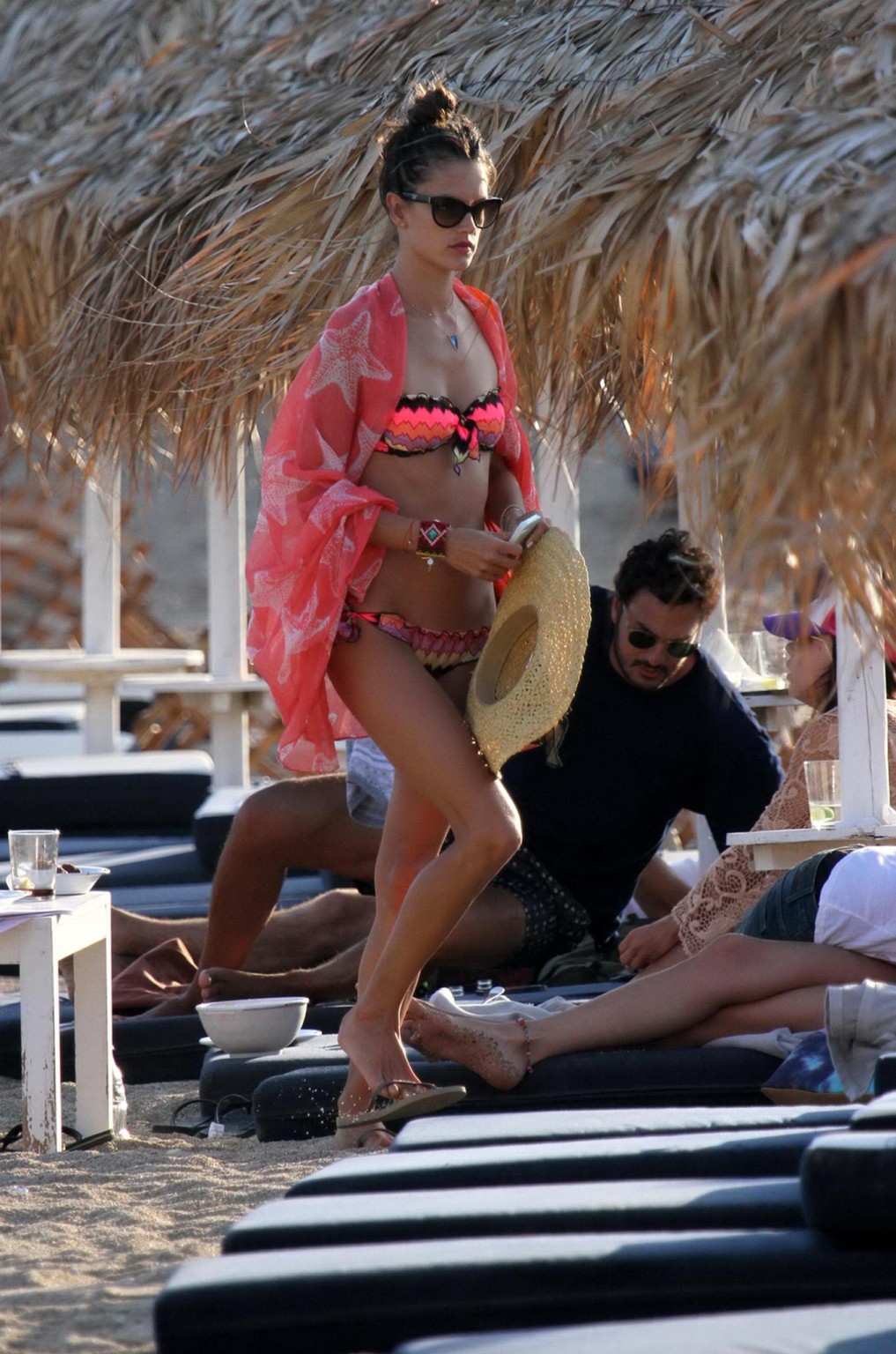 ギリシャのビーチでストラップレスのビキニを着ているアレッサンドラ・アンブロージオ
 #75220741